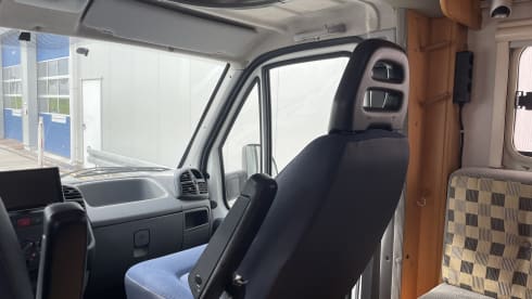 2-seater LMC semi-integrated from 2004