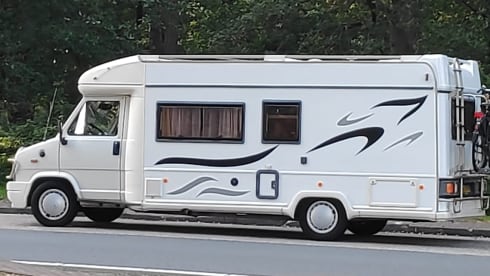 Spacious camper for up to 4 people with access to Umweltzonen (D)