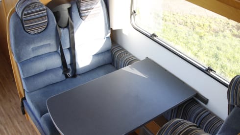 Chausson Flash 09 (2) – Spacious family camper Chausson Flash 09 (2)