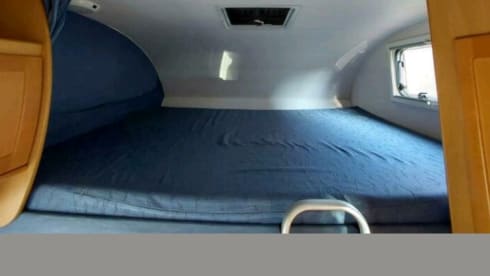 BlueRide – Complete Fiat Ducato family camper bunk stove / hot water water