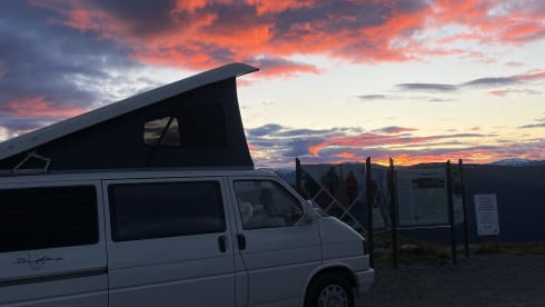 Sinne – Volkswagen T4 with pop-up roof and including SUP boards