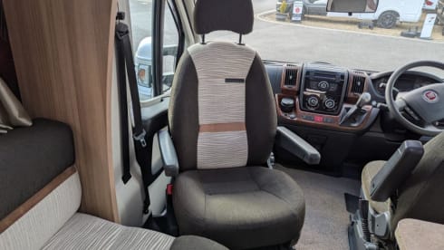 BILBO – 4 berth 4 seat Bessacar 2014 Motor Home with everything
