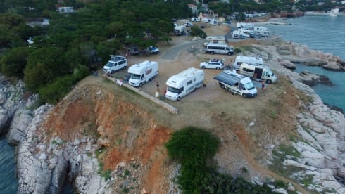 Beautiful spacious family motorhome for 6 people with air conditioning
