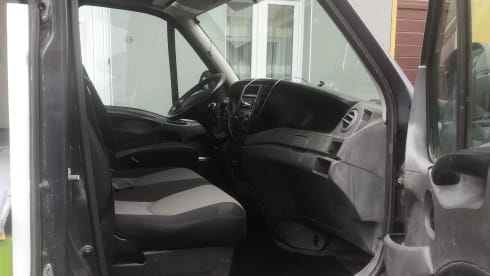 Ivy – Campervan for climbing and outdoor vacation