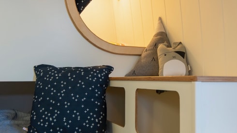 Erl – Erl – Your Cosy, Adventure-Ready 4 Berth Camper