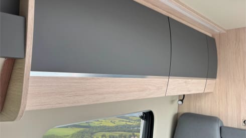 H5 – Auto Trail Expedition 67 Flex - 4 berth Campervan