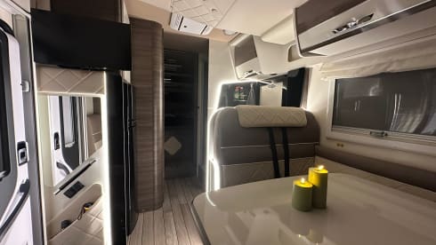 Brand new Semi-Integrated McLouis Carat 479G from 2024 