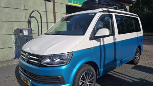 VW California – 2021 4-person Volkswagen campervan