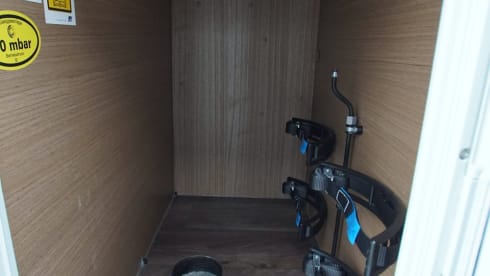 Wille – Automatic, Hymer Carado 4 person family camper, long beds! 