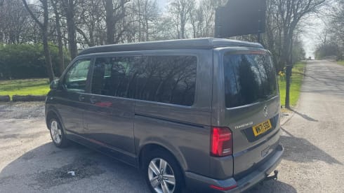Yellow mellow  – Camper Volkswagen a 4 posti letto, modello 2021