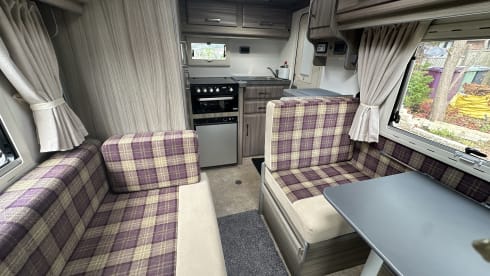 Annie – 2 berth Citroën Dispatch 2020