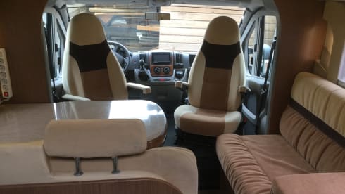 Luxurious spacious Burstner with 2 twin beds