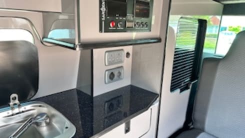 Grey Wolf – 4 berth VW T6 Converted 2016 Camper 