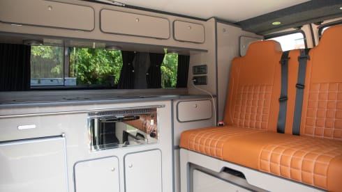 Harriette – 4 berth Volkswagen CamperKing Montecarlo 2021