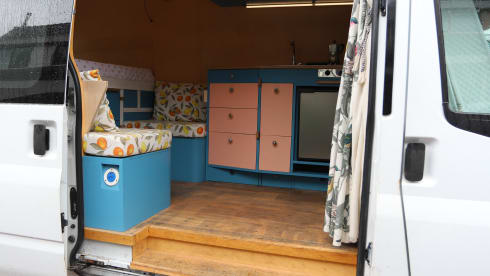 Transie – 2p Ford camper from 2006