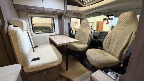 Burt – 2015 4 berth Bürstner Brevio T645 Motorhome