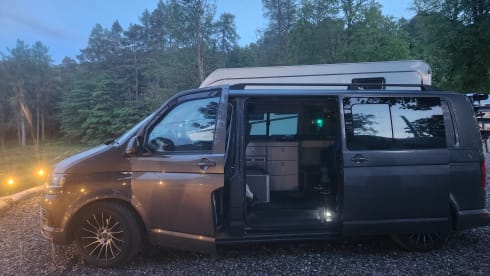 Home on wheels – 4 berth Volkswagen campervan from 2016