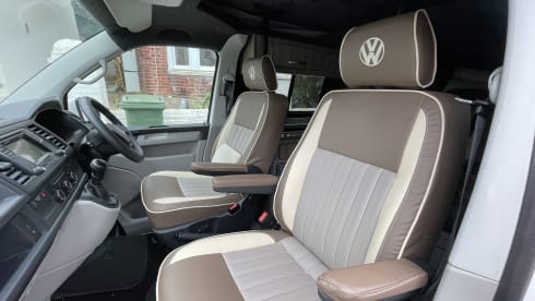 Tallulah – New Conversion 2019 Long Wheel Base 4 berth VW campervan 