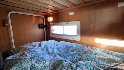 Diesel de roze schaats (kids zijn creatief 😄) – Comfortable and complete 6p alcove camper