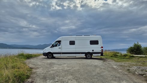Mercedes sprinter zelfbouwcamper