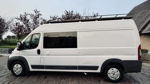 Off-grid adventure met Tollie