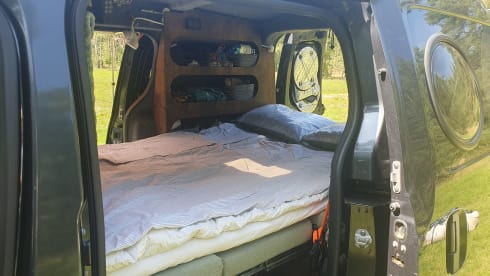 BeSmarter en ga op Avontuur! – Seek out adventure with our 2-person camper van!