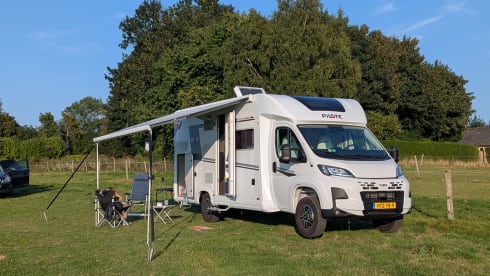 Superdelux campertje – 2p Pilote P690D EXPRESSION semi-integrated from 2025