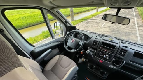 Adria – Luxury Adria Matrix 670 SBC Platinum Camper 