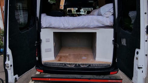 4 berth Mercedes-Benz bus from 2014