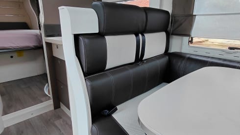 4p Challenger semi-integrated uit 2017