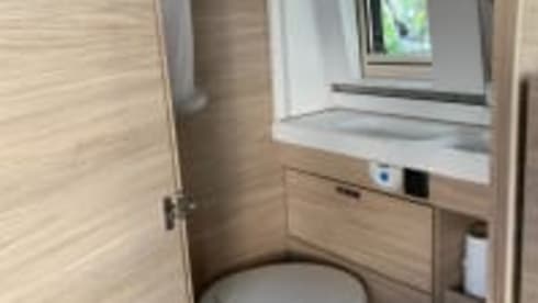 Comfortable Knaus Boxstar Street 600 (2+1 bed)