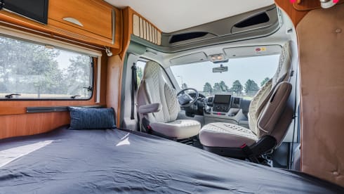 De bergveroveraar – 4p Challenger semi-integrated from 2009