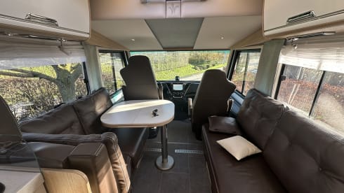 Hoge Luxe Mobilhome – Luxejacht op wielen