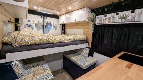 Charles – 2p BUS CAMPER für Abenteuer