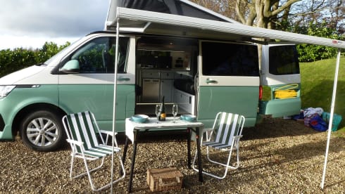 Betsy – Betsy the VW Campervan from 2023 sleeps 4