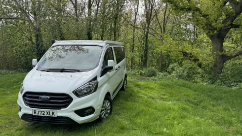 Henry – 4 berth Ford campervan 