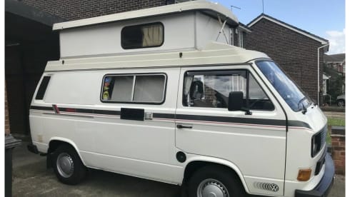 Gurty – VW T25 Holdworth conversion 
