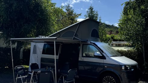 4p Volkswagen campervan uit 2012