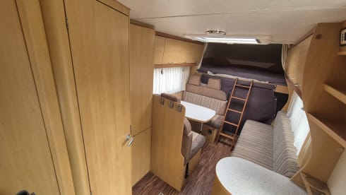3p Renault Rapido integrated retro camper