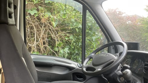 Ivy – Spacious Iveco Daily campervan