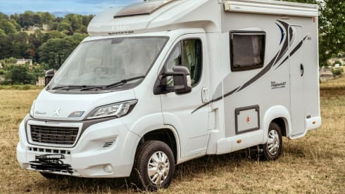 Fun Bus – 2 berth Peugeot semi 2017