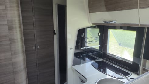 Exclusive 4-seater Integrated – McLouis Carat 873G (2024)