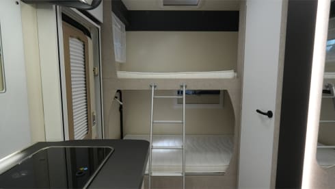 2. Ford Glamys 322 for 6 persons (model 2025)