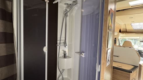 Camper het Spick… – 4p Adria Mobil semi-integrated from 2018