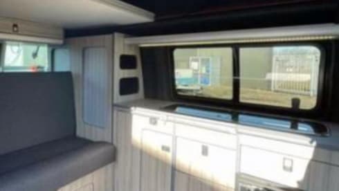 3p Volkswagen campervan uit 2014