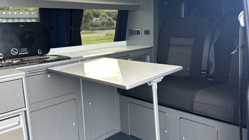 Graycie – 4 berth Volkswagen campervan from 2021