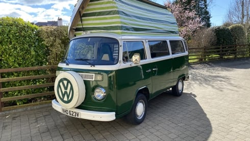 Monty – stunning 1979 4 berth VW Campervan  