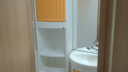 6 person family camper for rent xxl garage dinette bunk strong engine