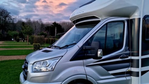 Autotrail F74 2023 – Luxury 4 berth Motorhome 