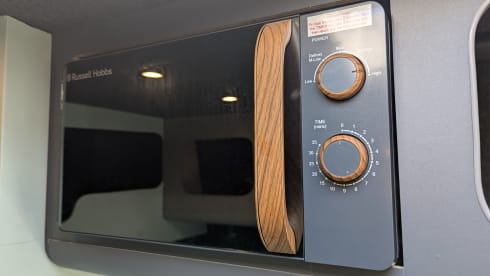 The Wanderer – 4 berth Mercedes-Benz Sprinter Off Grid 2018